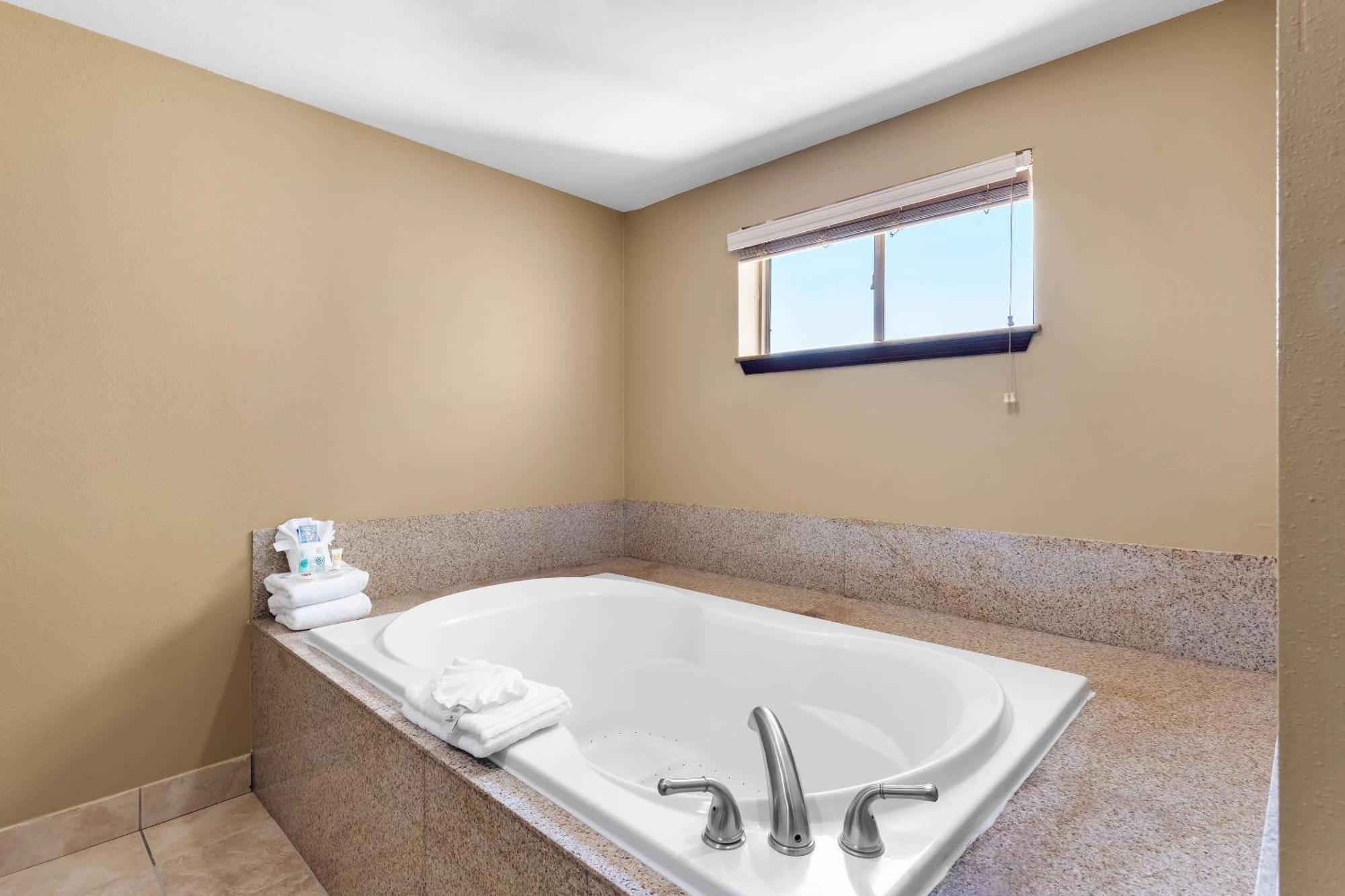 Comfort Suites Yukon - SW Oklahoma City Eksteriør bilde